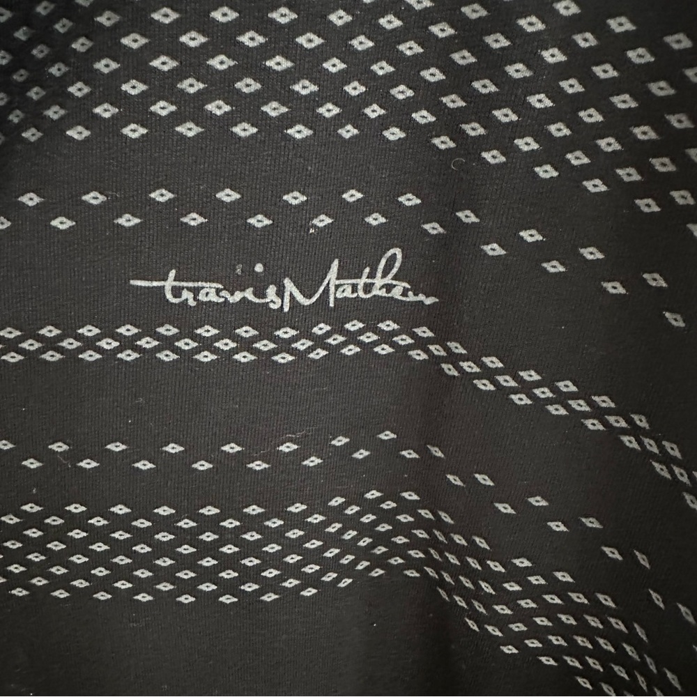 TravisMathew 1/4 Zip Pullover XXL Black Diamond Pattern Fleece Soft - Picture 3 of 8
